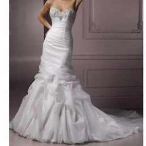 Maggie Sottero “Ponette” Wedding Dress Size 6